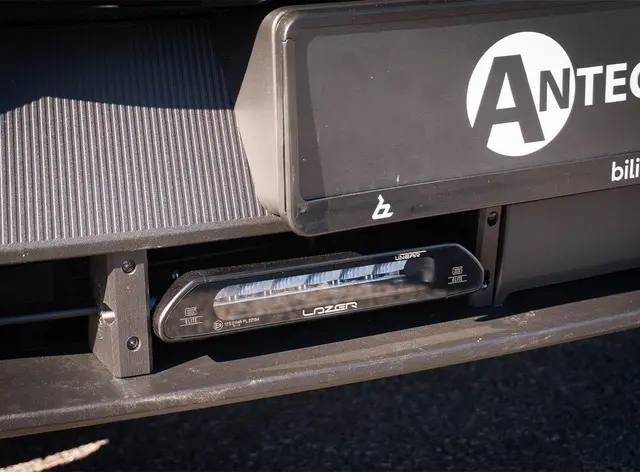 Grillkit - 2x Lazer Linear 6 Elite Volvo EX30 2025-> (med Modernum) 