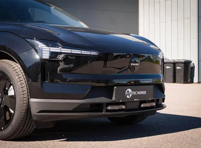 Grillkit - 2x Lazer Linear 6 Elite+ Volvo EX30 2025-> (med Modernum) 