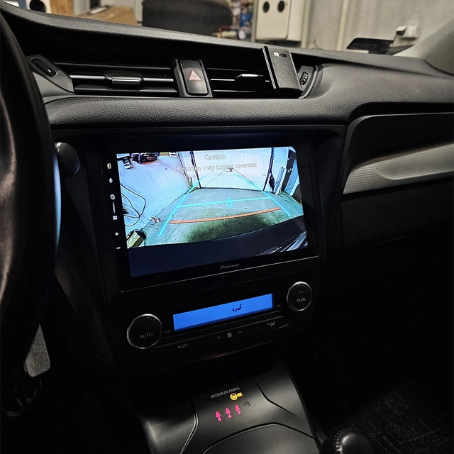 Pioneer Perfect Fit spiller til Toyota Avensis (2016-2018) u/JBL lydsystem 