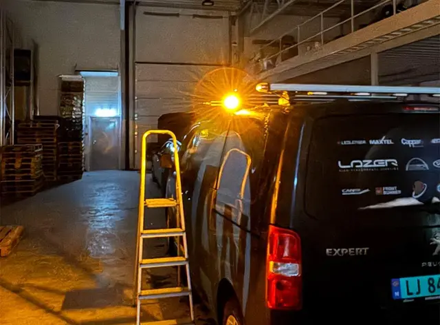 XG Dual 180 Varsellys og arbeidslys 180°, 9-36V, R65 Klasse 2 