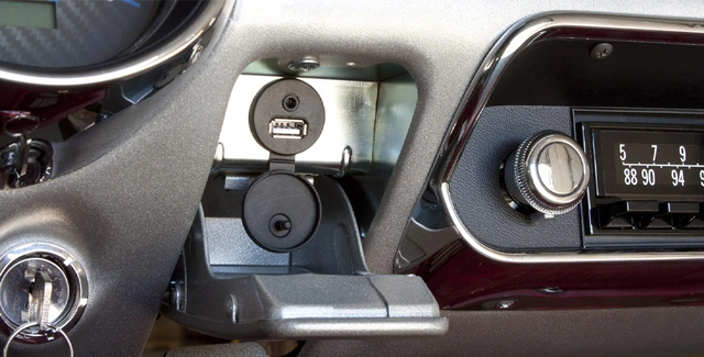 RetroSound USB/AUX skjøteledning - Sort For infelling, 1,35 meter 