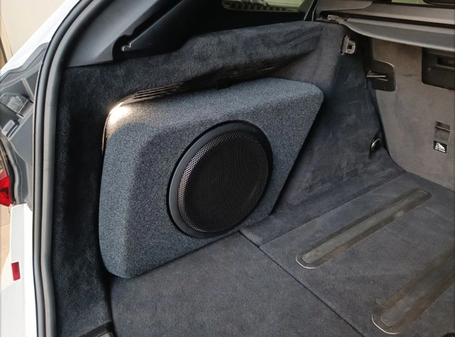 BMW.33 Fit-Box basskasse BMW 3-serie Touring (2019-->) 