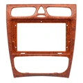 Monteringsramme for 9" spiller MB C-klasse (2001-2004) Tre-finish