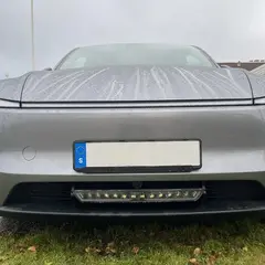 Fjernlyspakke med OZZ XB1 P20" Tesla Model Y 2025-> Juniper (Ikke Perf)
