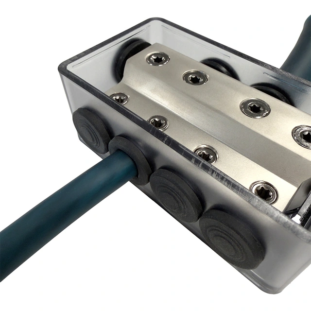 4Connect Fordelingsblokk for strøm 4x50mm² -> 4x20mm², Sprutsikker 