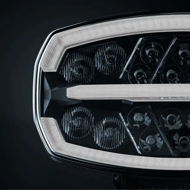 Strands Firefly One LED-Ekstralys 10500 Lumen, 146W, posisjon og varsellys 