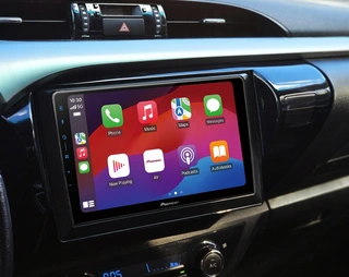 Pioneer Perfect Fit spiller til Toyota Hilux (2021-2025)