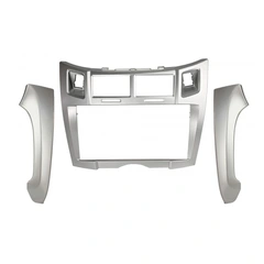 Monteringsramme for 9" spiller Yaris (2006-2011) Sølv