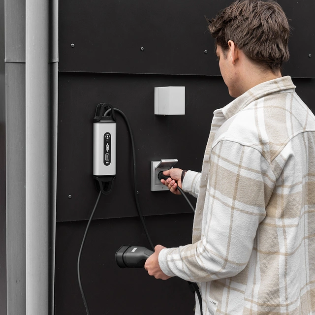 DEFA eMOVE EV bærbar nødlader 230V -> Type 2. Nødlader 