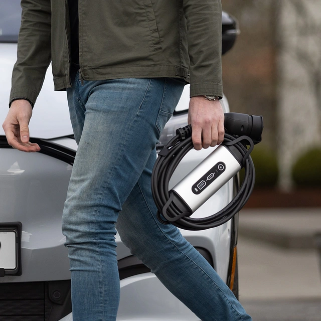 DEFA eMOVE EV bærbar nødlader 230V -> Type 2. Nødlader 