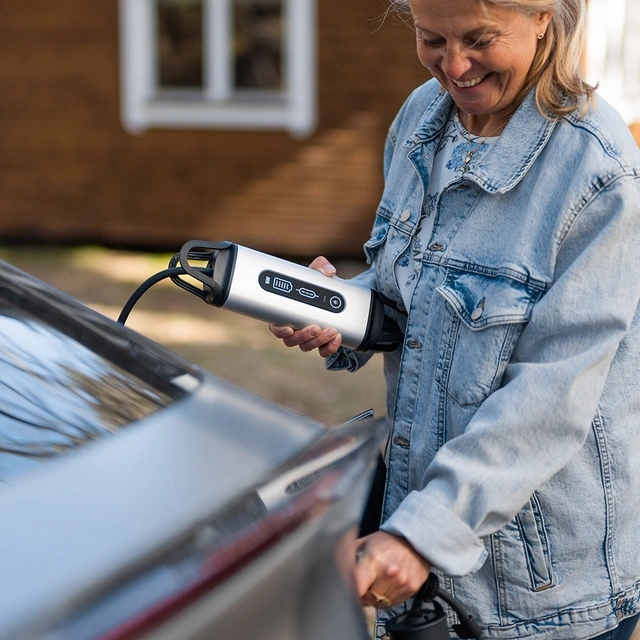 DEFA eMOVE EV bærbar nødlader 230V -> Type 2. Nødlader 