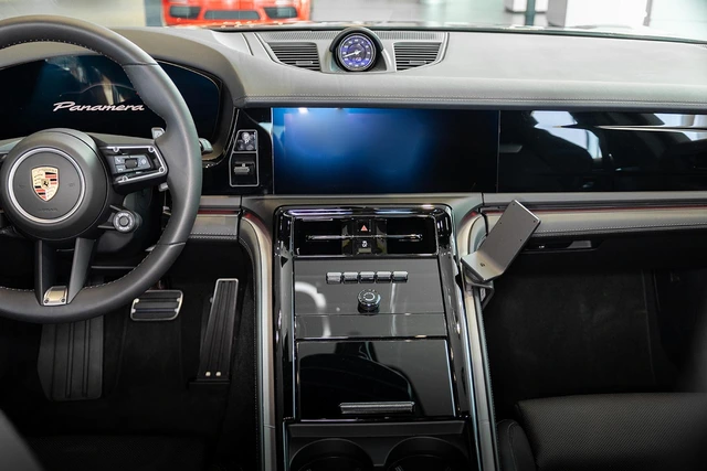 Brodit ProClip dashbord brakett Porsche Panamera (2024 ->) 