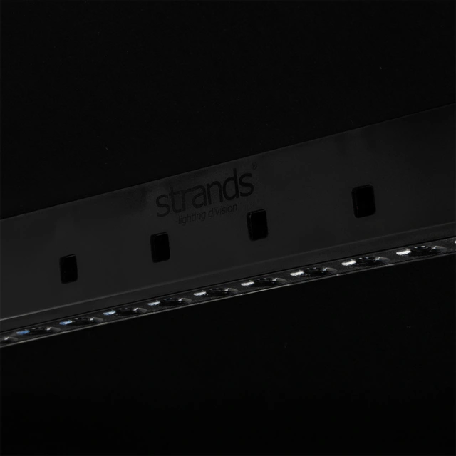 Strands Nuuk E-Line Scene Light 8200 Lumen, 80W 