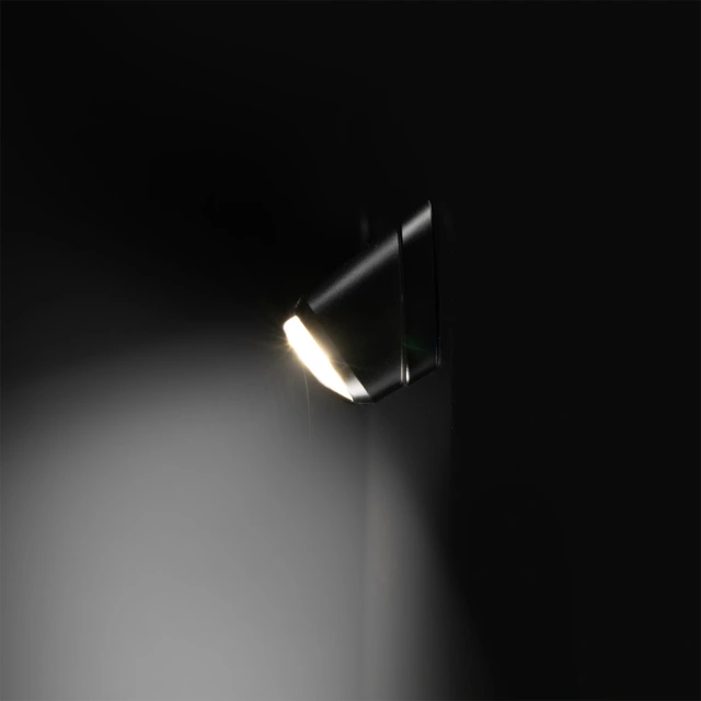 Strands Nuuk E-Line Scene Light 8200 Lumen, 80W 