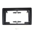 Monteringsramme for 9" spiller Opel headunits "med knekk" Sort