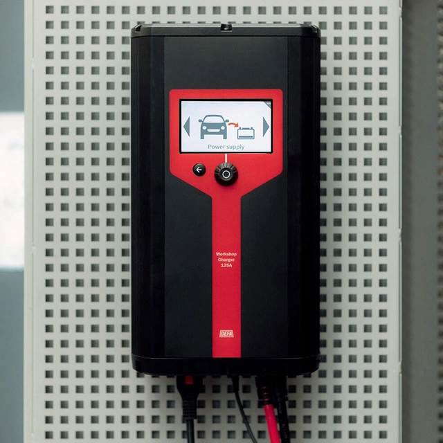 DEFA WorkshopCharger 125A Fleksibel, krokfeste, veggfeste 