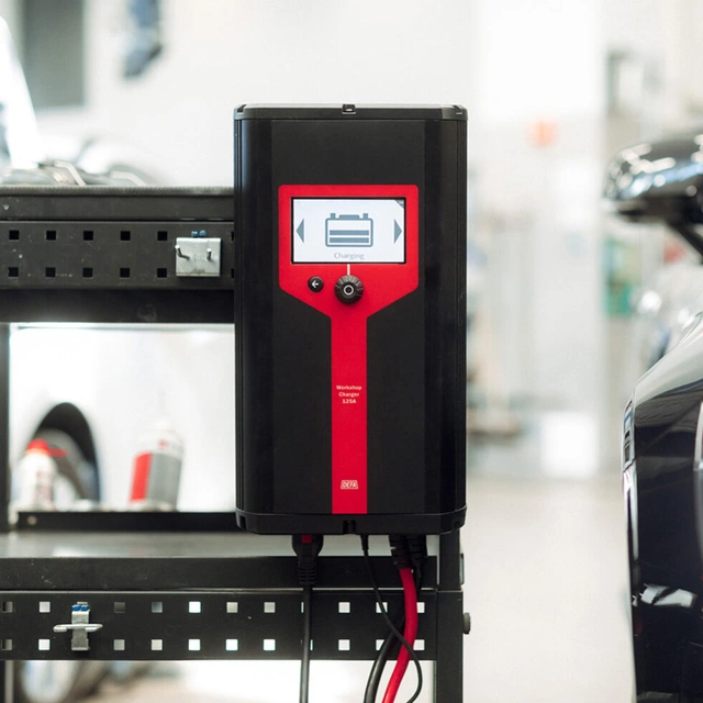 DEFA WorkshopCharger 125A Fleksibel, krokfeste, veggfeste 