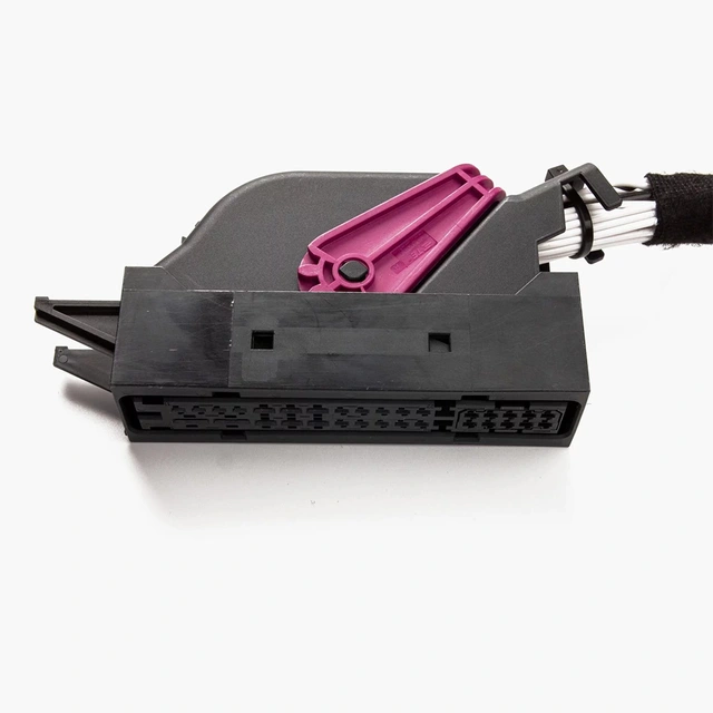 Plug and play kabelsett Mercedes Mercedes C/E/GLC med Burmester & MBUX 