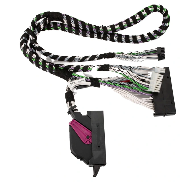 Plug and play kabelsett Mercedes Mercedes C/E/GLC med Burmester & MBUX 