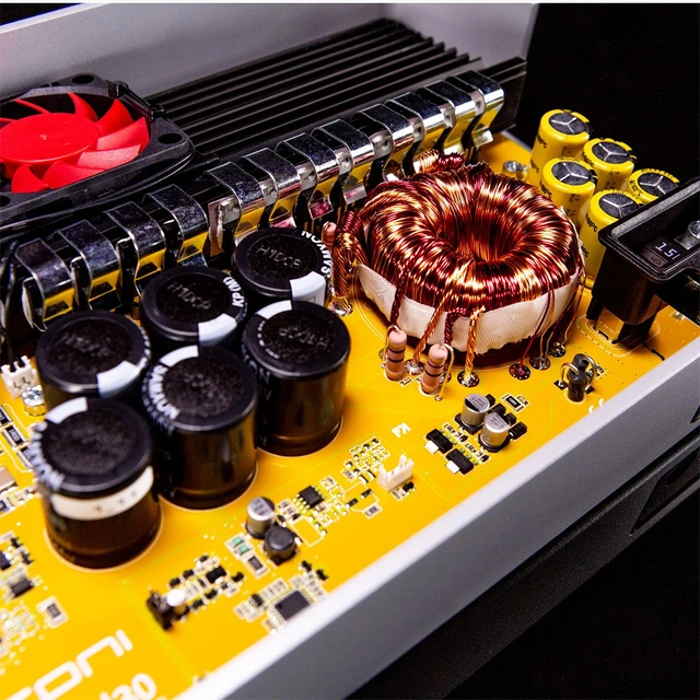 Mosconi PRO 4|30. 4-kanals forsterker 4x225 Watt i 2 Ohm, Klasse A/AB 