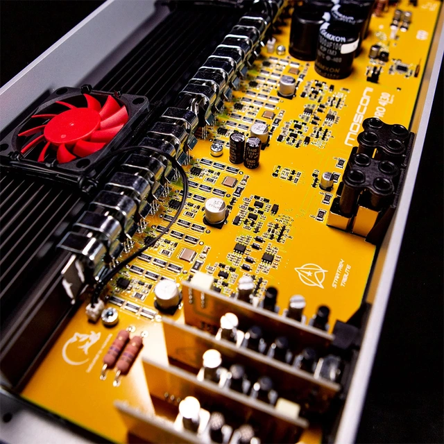 Mosconi PRO 4|30. 4-kanals forsterker 4x225 Watt i 2 Ohm, Klasse A/AB 