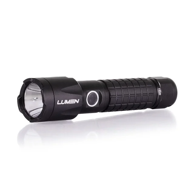 Lumen Discovery L100 LED lommelykt 1000 lumen, 256 meter kastelengde 