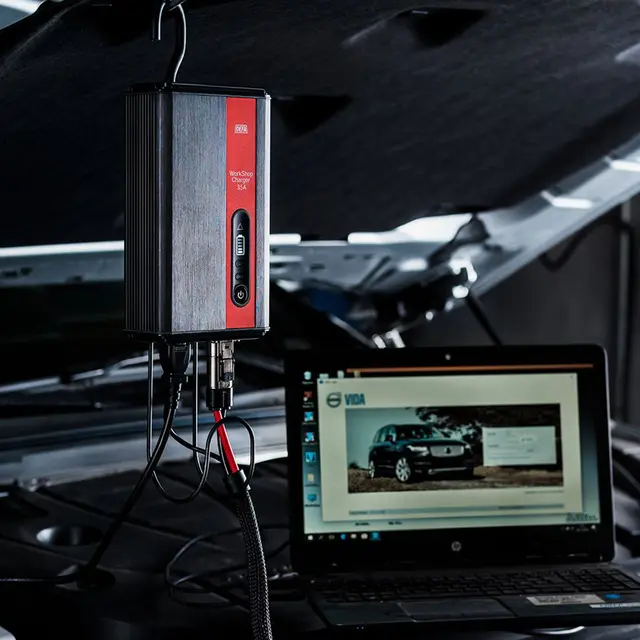 DEFA WorkshopCharger 2.0 35A Fleksibel, krokfeste, veggfeste 