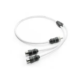 JL Audio XMD-WHTAICY-1M2F signalkabel 1 han - 2 hun Y-ledd