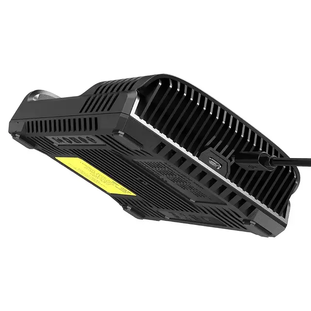 Nitecore UM4 batterilader Lader for fire batteri, USB 