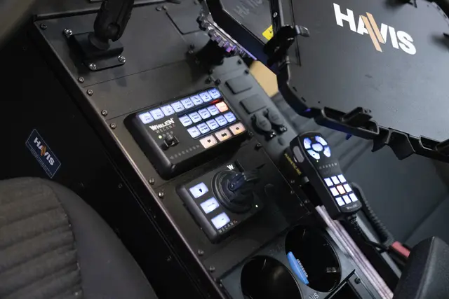 Whelen® Arges Remote Spotlight 12V Spot og Flood. 360° rotasjon. 180° Tilt. 