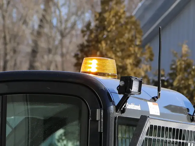 Whelen® Rota-Beam R-Series beacon Gul, R65, R10, 12-24V 